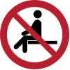 Sicherheitszeichen ISO 7010 P018: Sitzen verboten